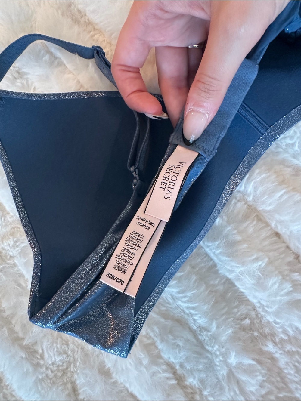 Victoria’s Secret Seamless Shimmer T-Shirt Bra in Blue Size 32B - Picture 5 of 5